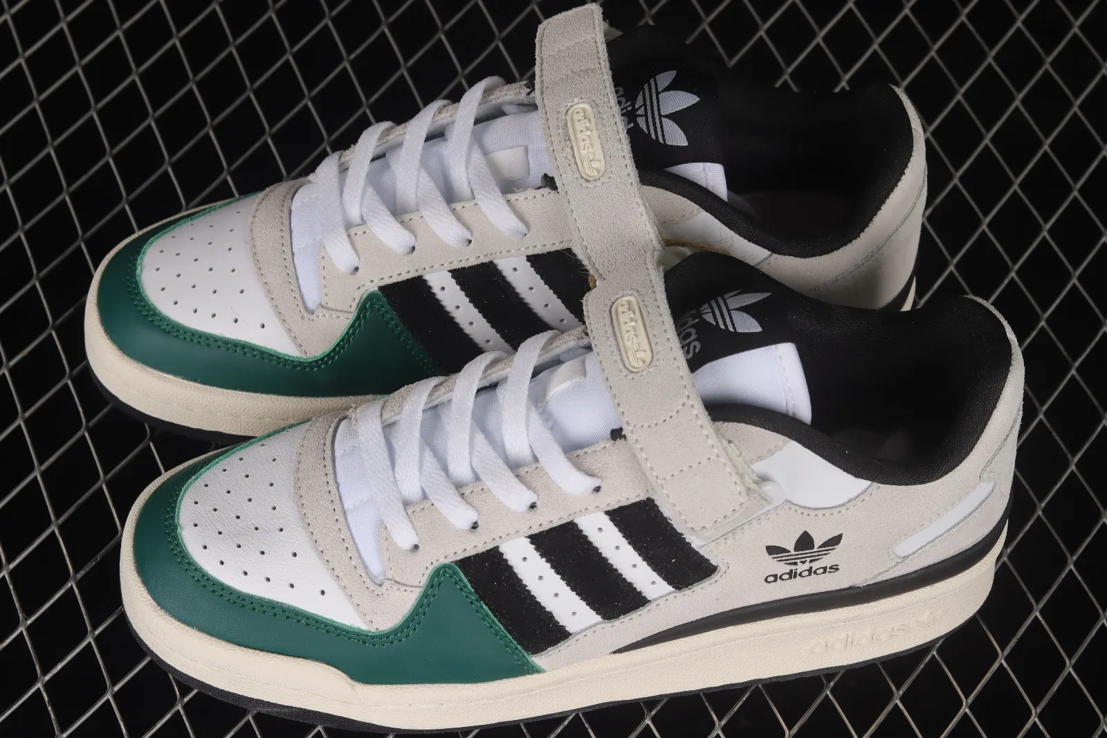 Adidas Originals Forum 84 Light Grey Core Black Green GX8203