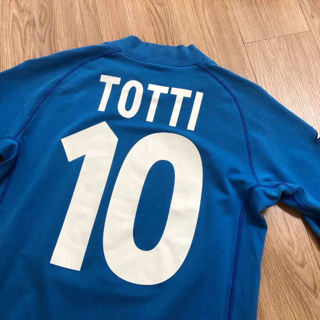 Italy 2002 Totti Kappa Original Home Football Shirt Small