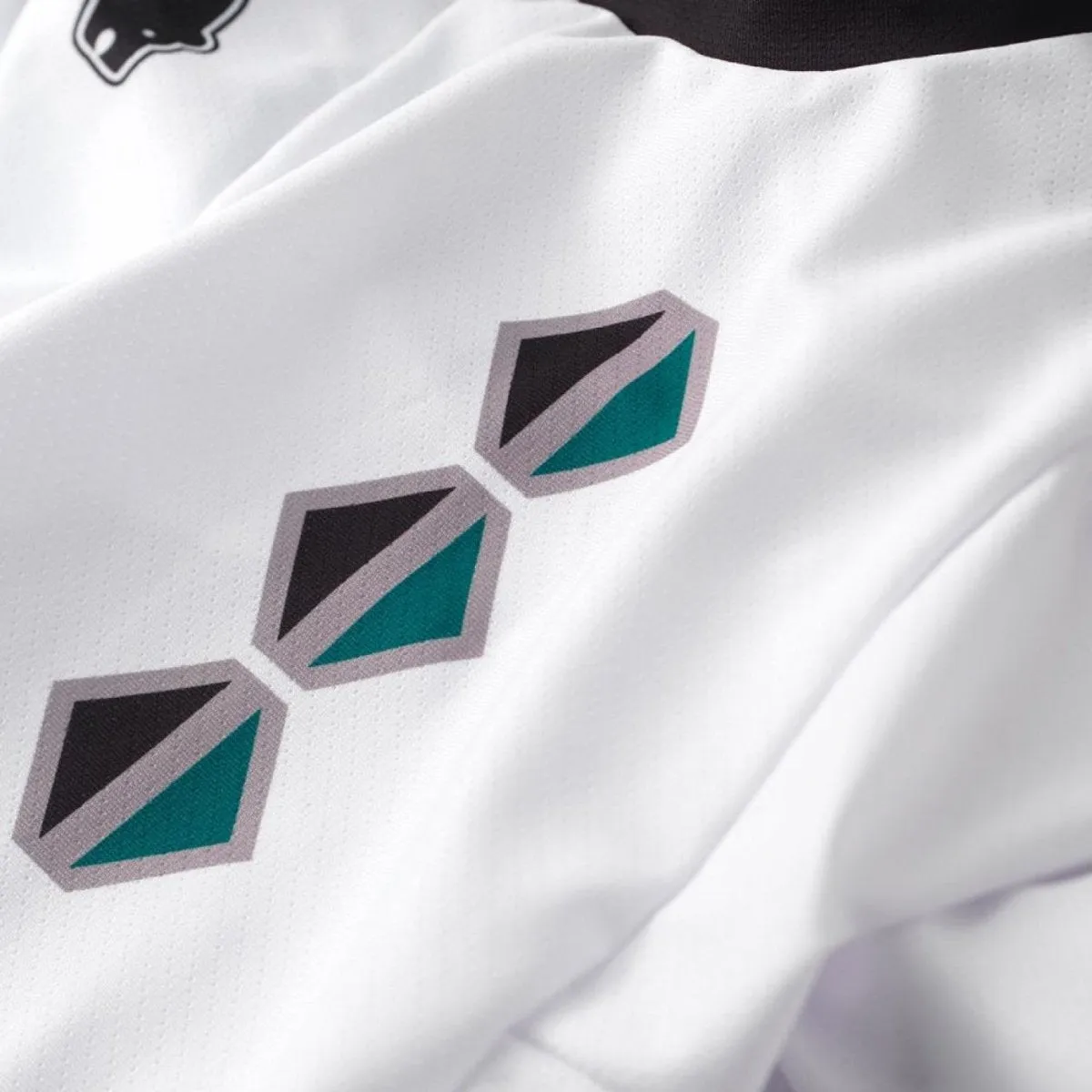 Karhu X Tackla Hockey Jersey (White / Green)