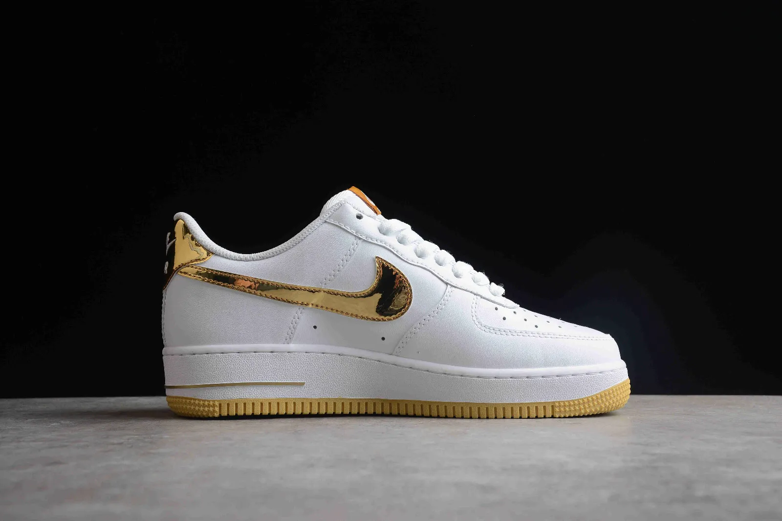 Nike Air Force 1 Low Players White Metallic Gold 315092-171