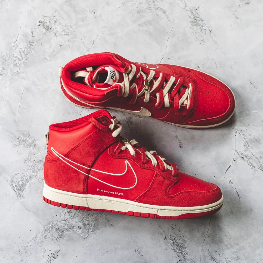 Nike Dunk High SE Red.